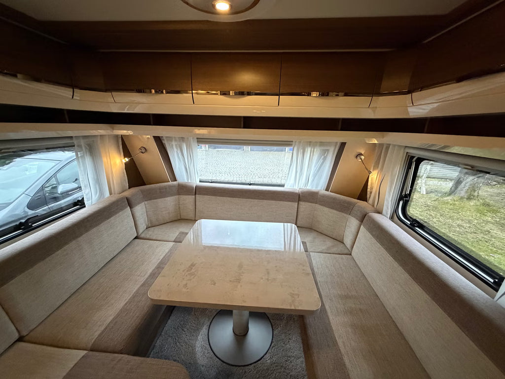 Hobby WFC 660 Prestige - 4 plazas para dormir - 2019