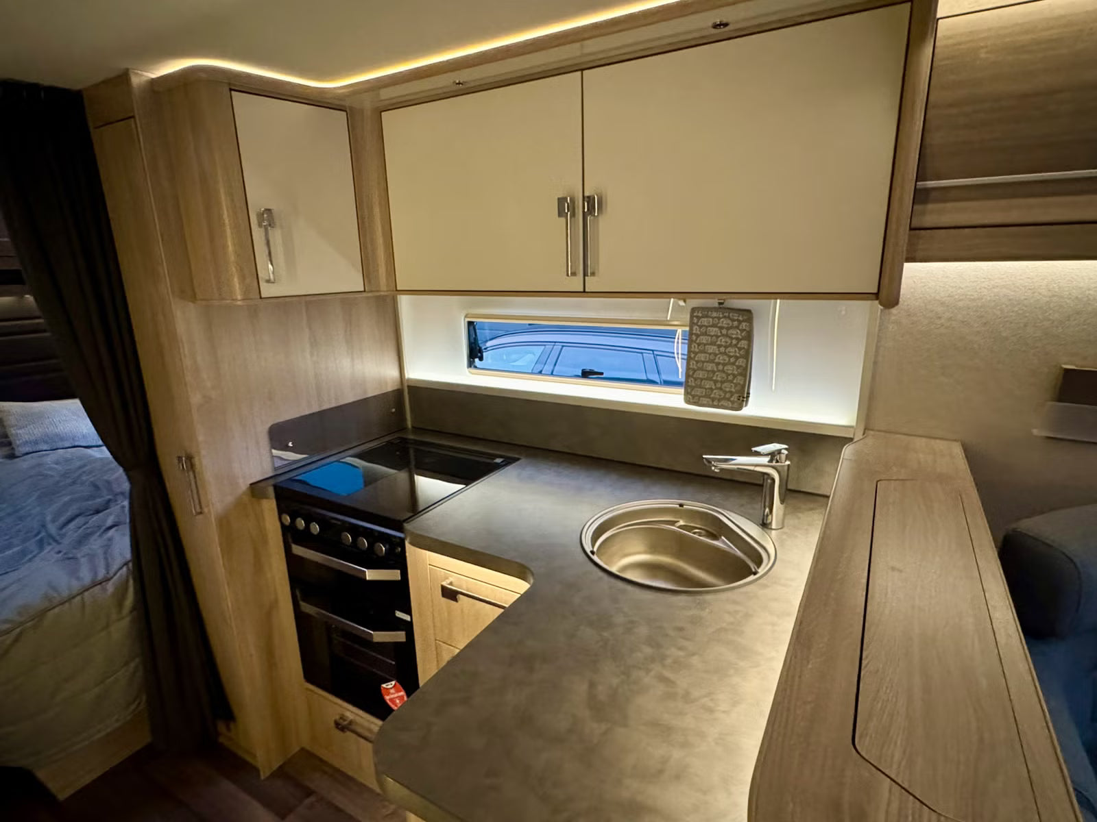 KABE Royal 600 CXL KS - 4 couchages - 2023