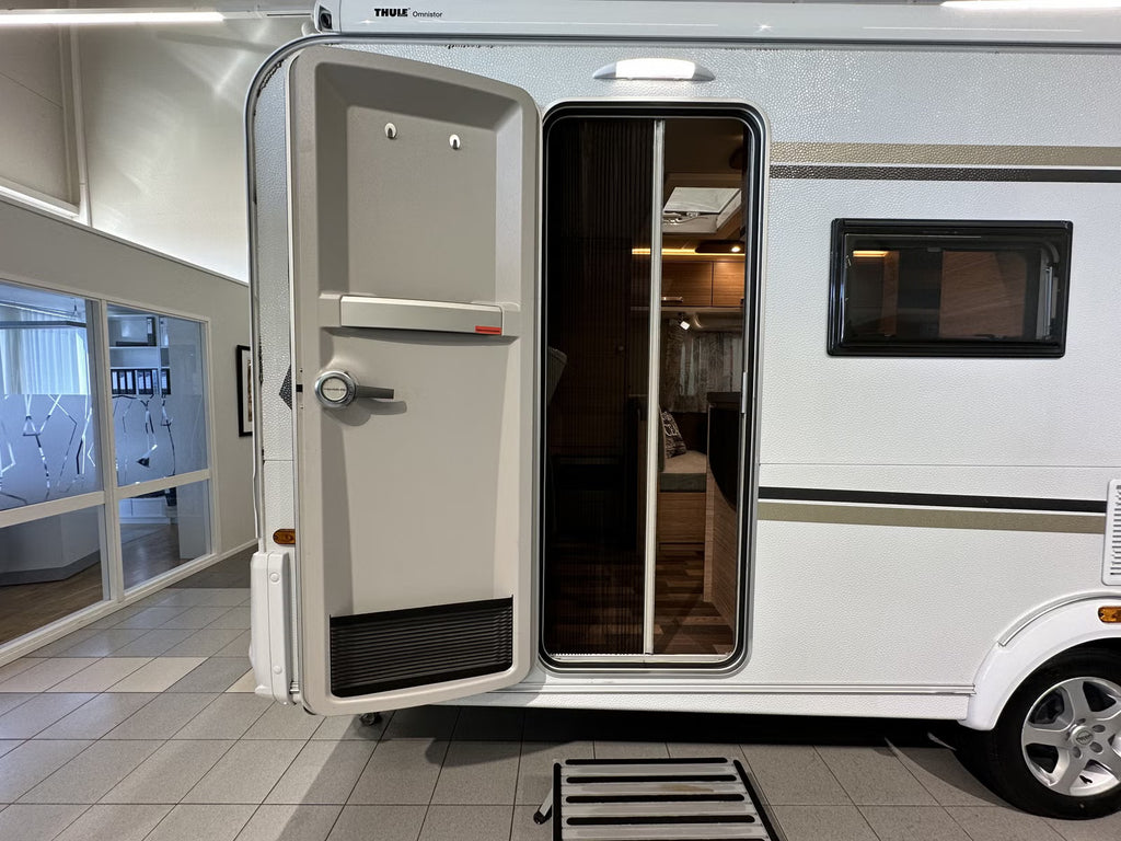 Weinsberg CaraOne 500 FDK - 7 plazas para dormir - 2022