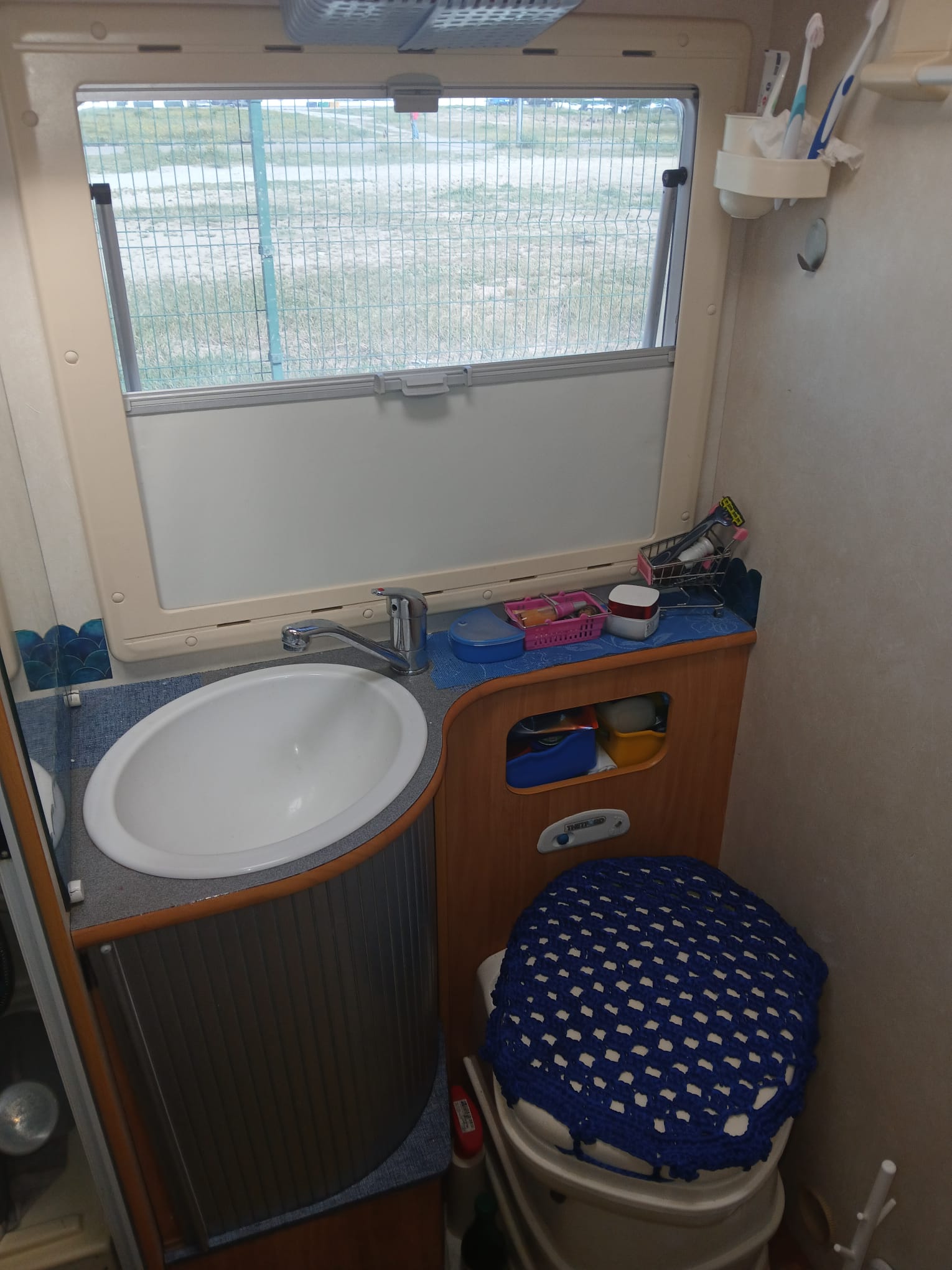 Adria Adriatik 573 DS - 4 places - 2005