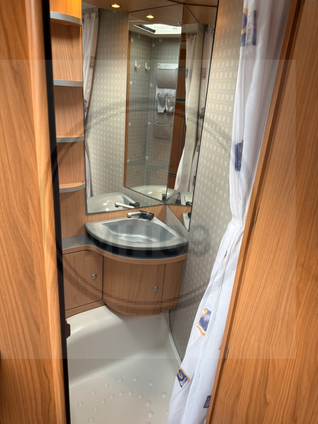 Bürstner Belcanto Nordic 680 TK - 8 couchages - 2006