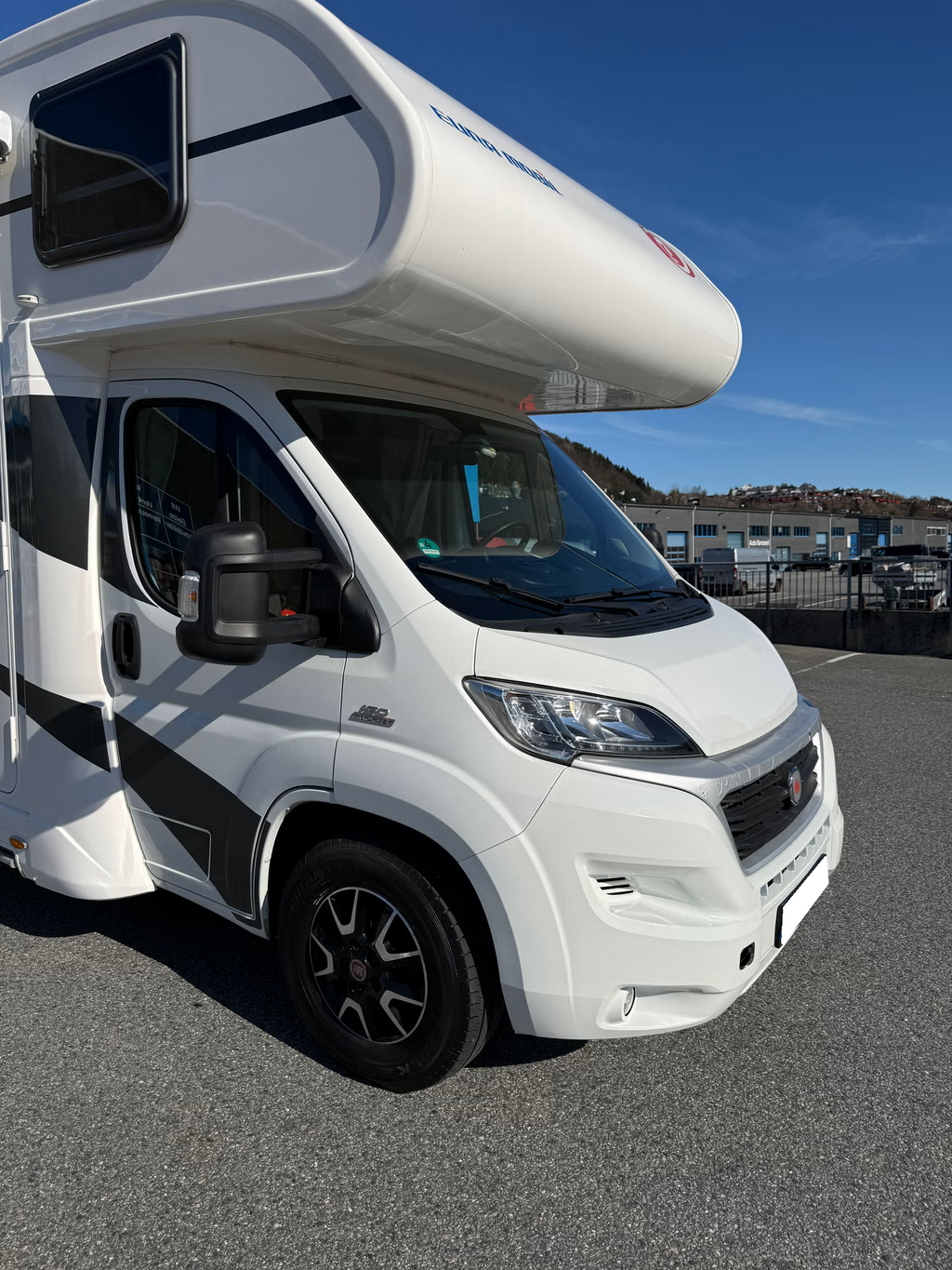 Eura Mobil Activa One 690 HB – Camping-car familial 6 places – 2015