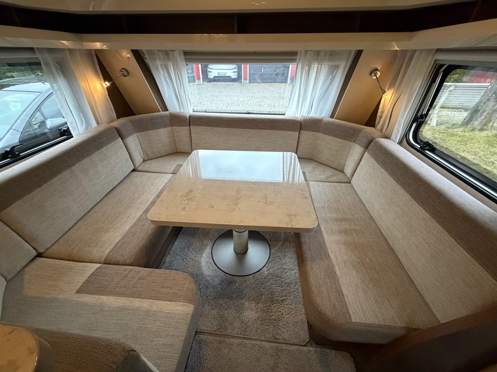 Hobby WFC 660 Prestige - 4 plazas para dormir - 2019