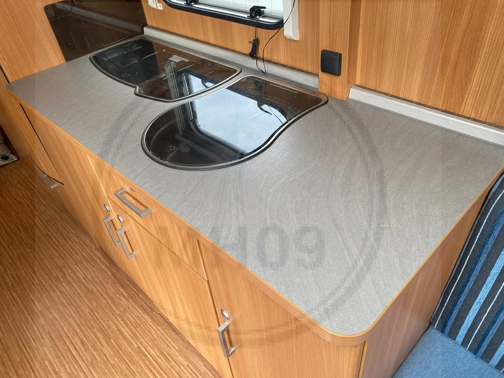 Knaus 650 UDF Sport - 6 plazas para dormir - 2011