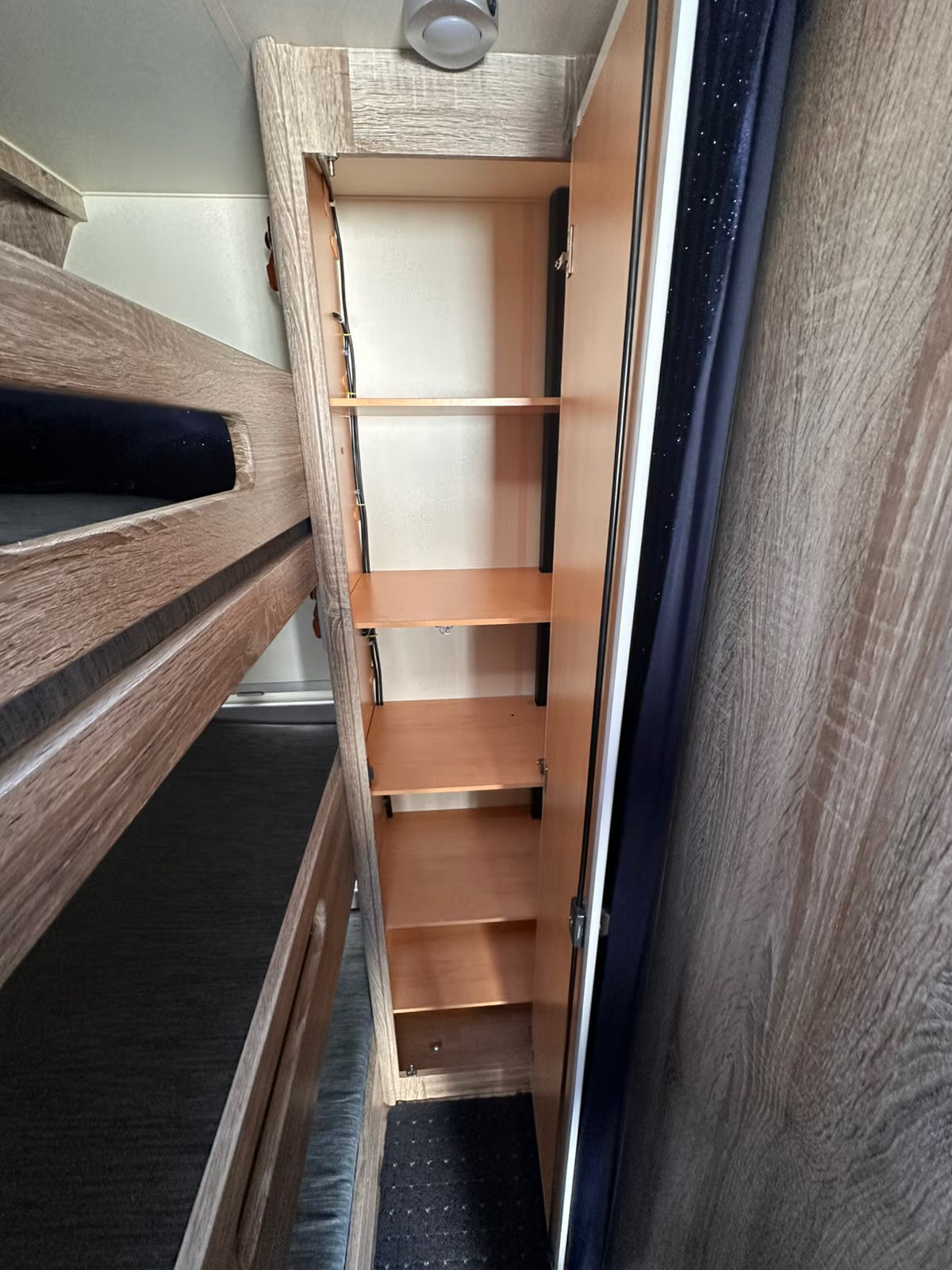 Hobby 560 KMFE - 7 couchages - 2008