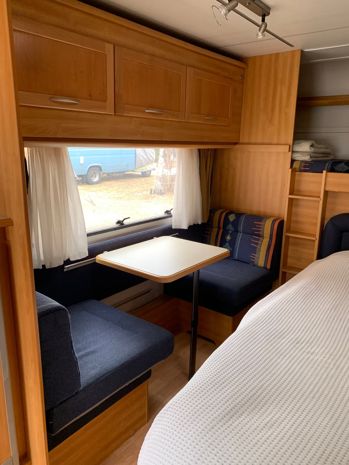 Knaus Azur Royale - 7 plazas - 2003