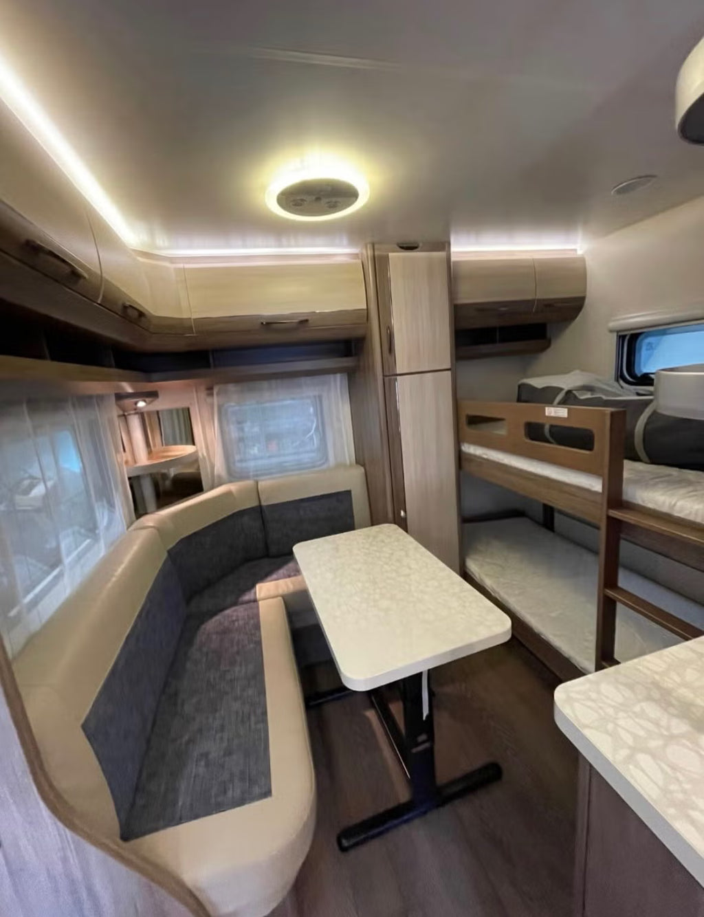 Hobby 650 KMFE Deluxe - 7 couchages - 2016