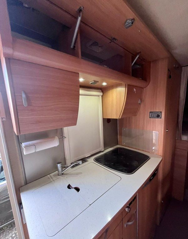 Camping car semi intégré Niesmann + Bischoff arto VL full options camping car intégral lit jumeau