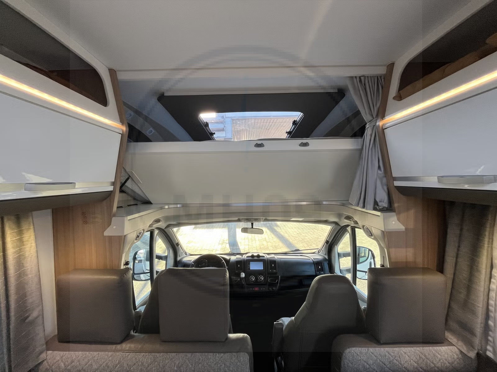 Adria Coral XL A 670 DK - 7 places - 2019