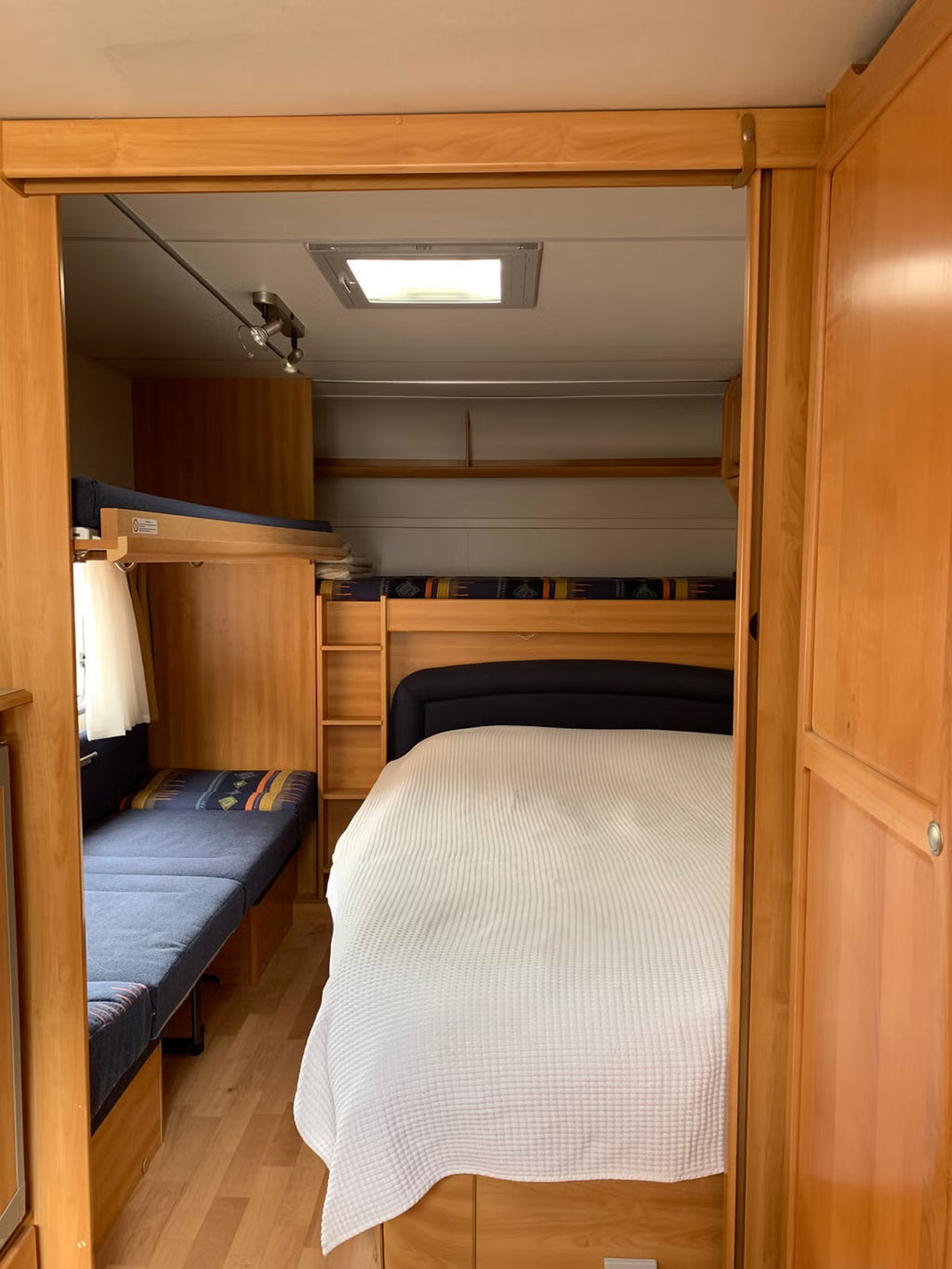 Knaus Azur Royale - 7 plazas - 2003