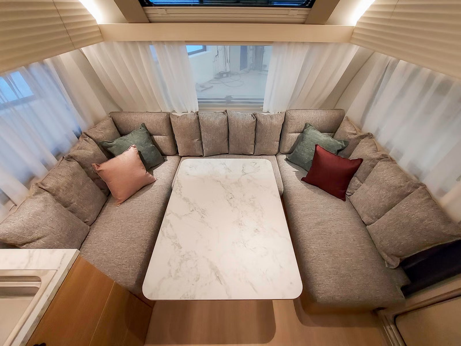Adria Adora 613 UT - 4 couchages - 2026