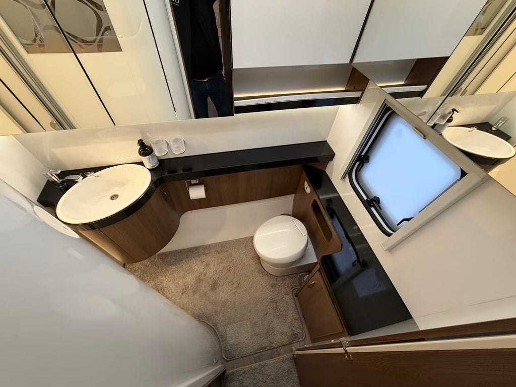 Hobby WFC 660 Prestige - 4 plazas para dormir - 2019