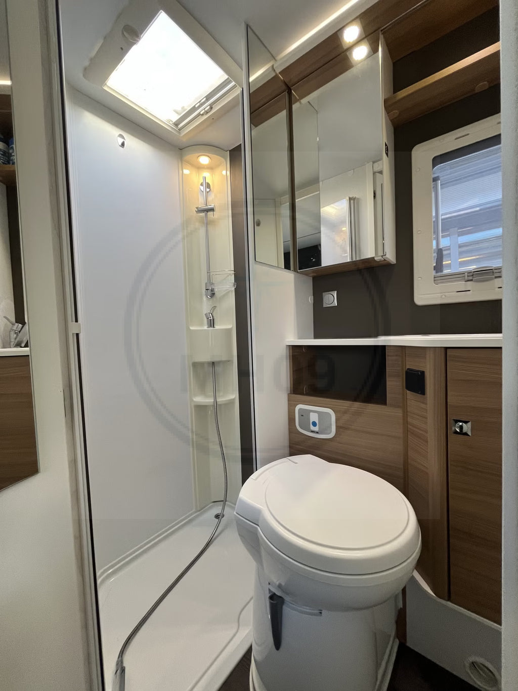 Adria Coral XL A 670 DK - 7 places - 2019