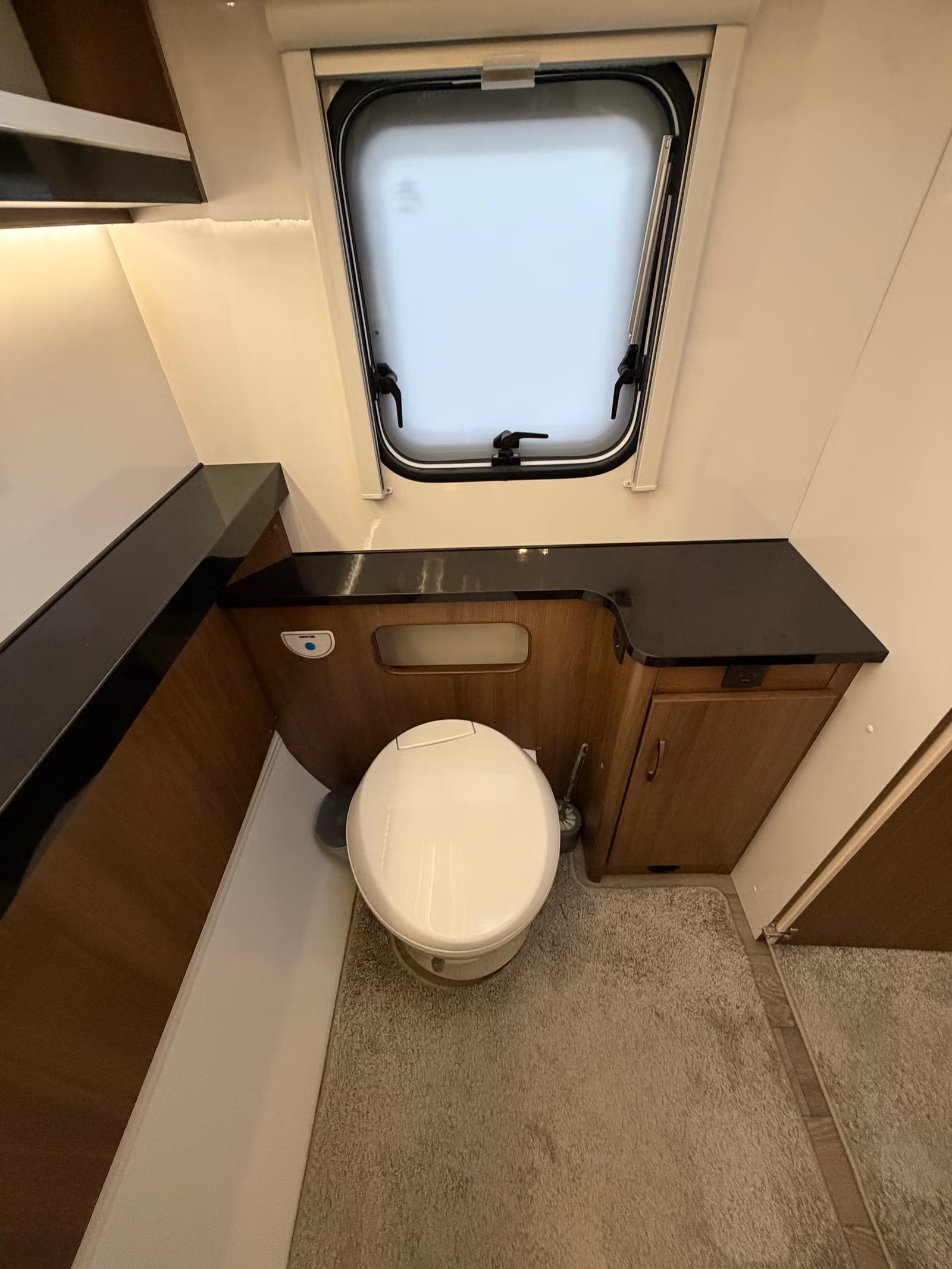 Hobby WFC 660 Prestige - 4 plazas para dormir - 2019