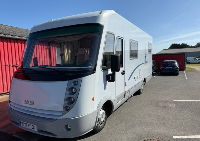 Camping car semi intégré Niesmann + Bischoff arto VL full options camping car intégral lit jumeau