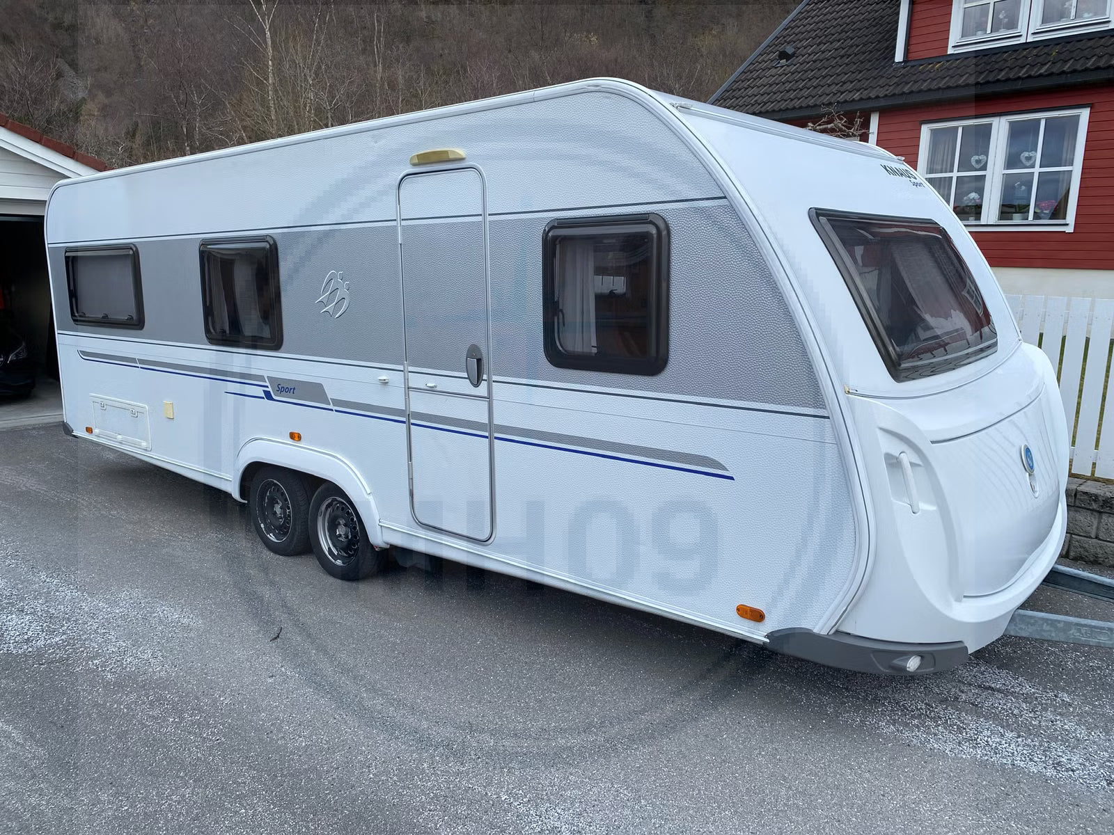 Knaus 650 UDF Sport - 6 plazas para dormir - 2011