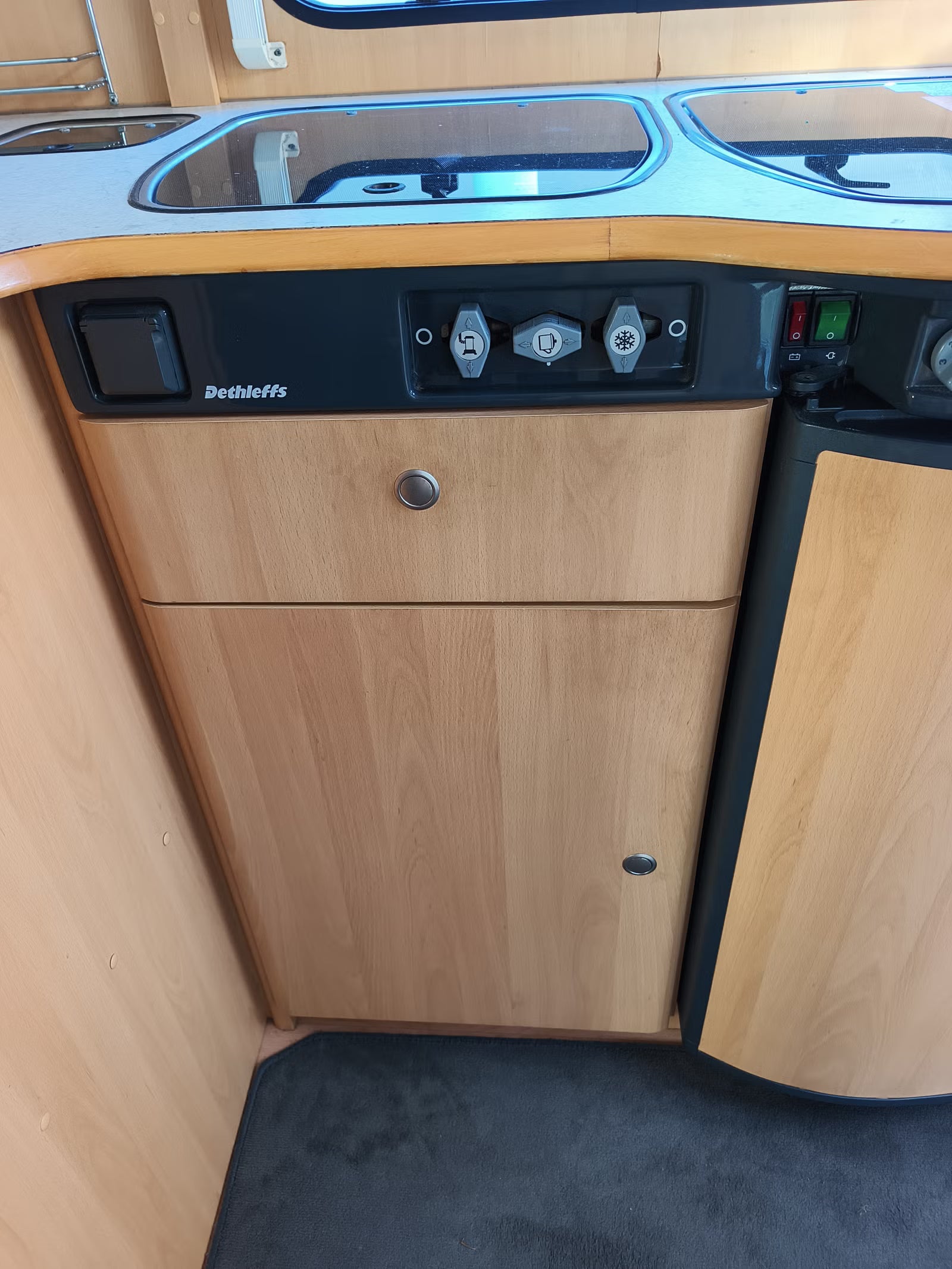 Dethleffs Camper 510 DB - 5 couchages - 2001