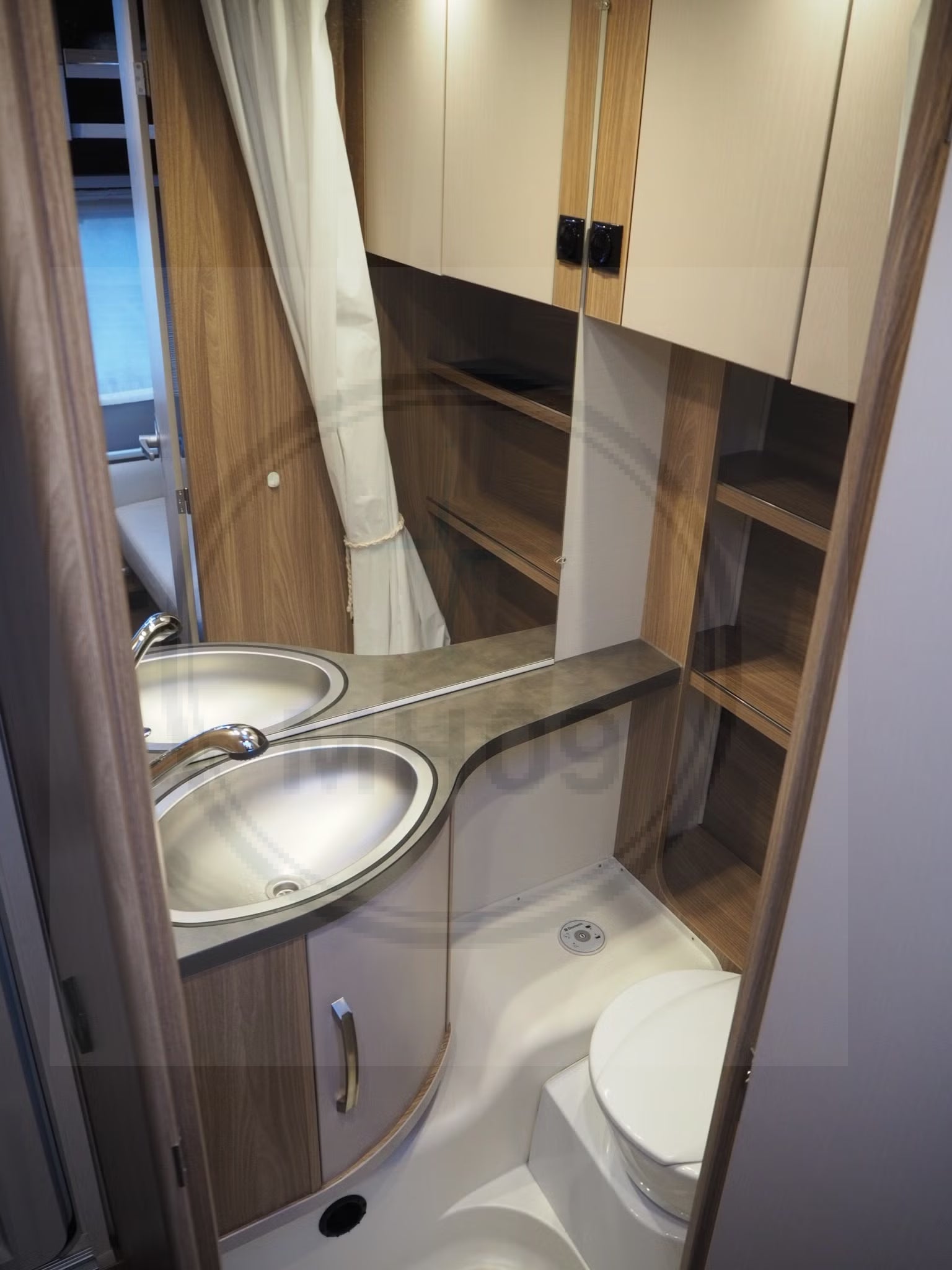 Bürstner Premio 395 TS - 4 couchages - 2018