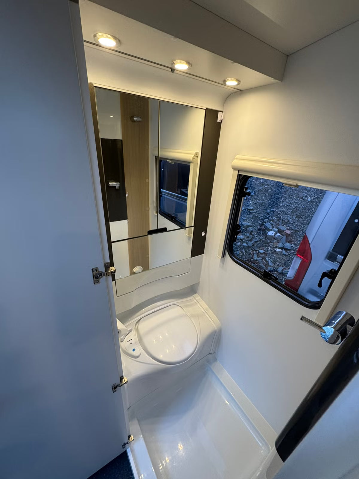 Adria Action 361 LH Scandinavian Edition - 3 plazas - 2019