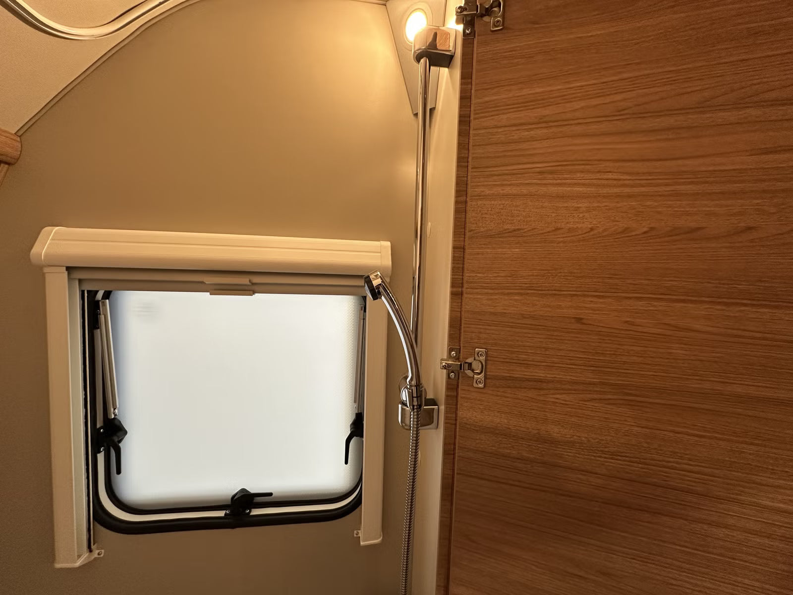 Weinsberg CaraOne 500 FDK - 7 plazas para dormir - 2022
