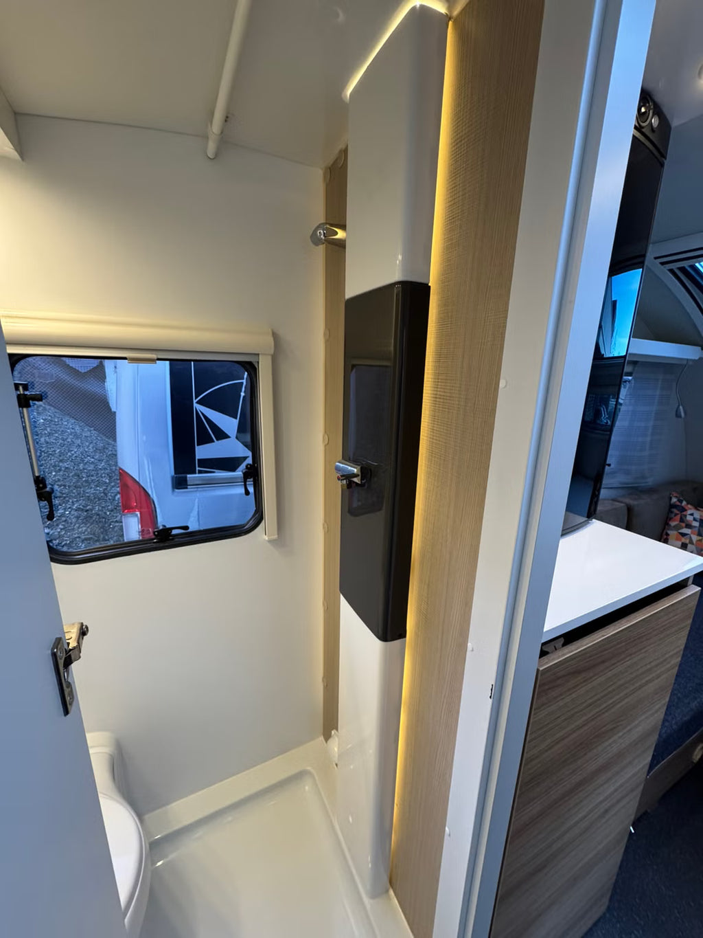 Adria Action 361 LH Scandinavian Edition - 3 plazas - 2019