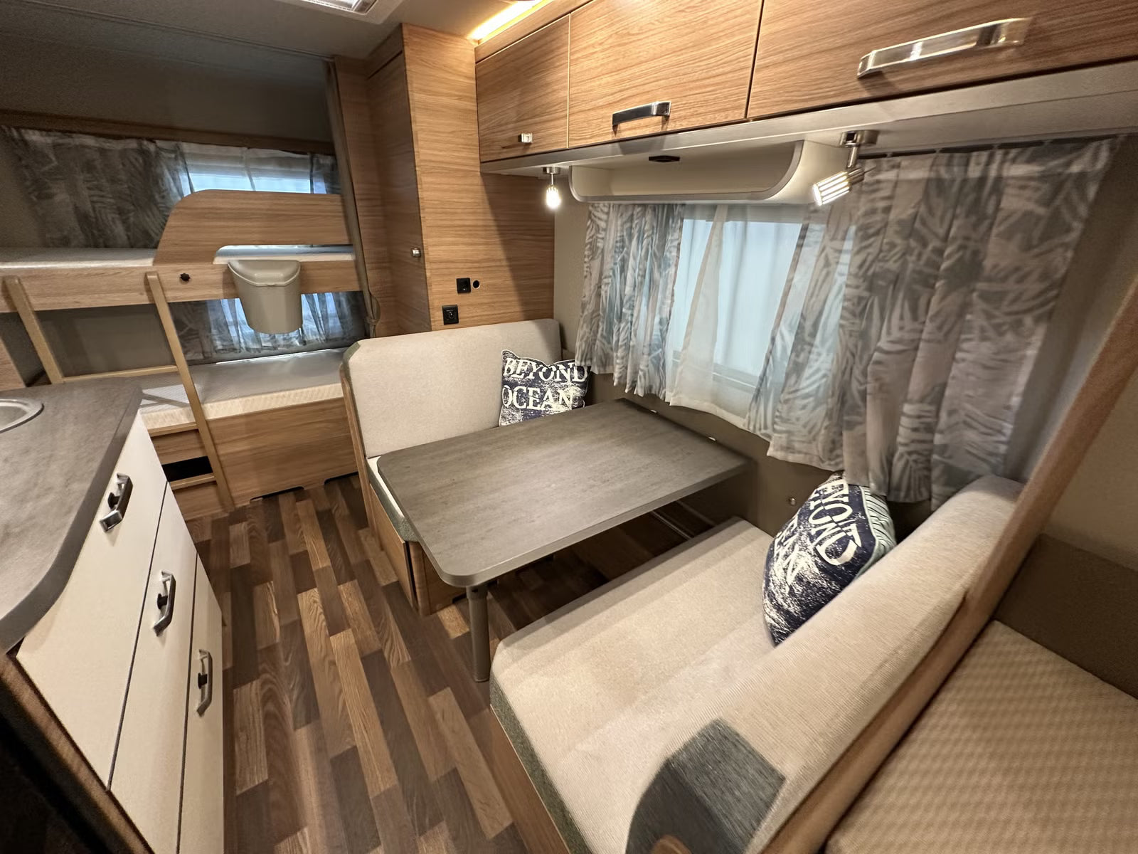 Weinsberg CaraOne 500 FDK - 7 plazas para dormir - 2022