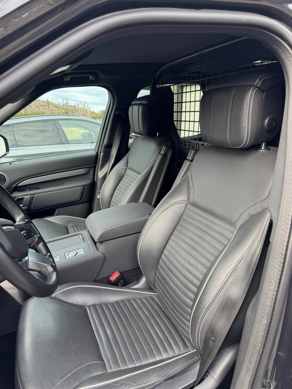 Land Rover Discovery Dynamic HSE 3.0D 300ch – 2024