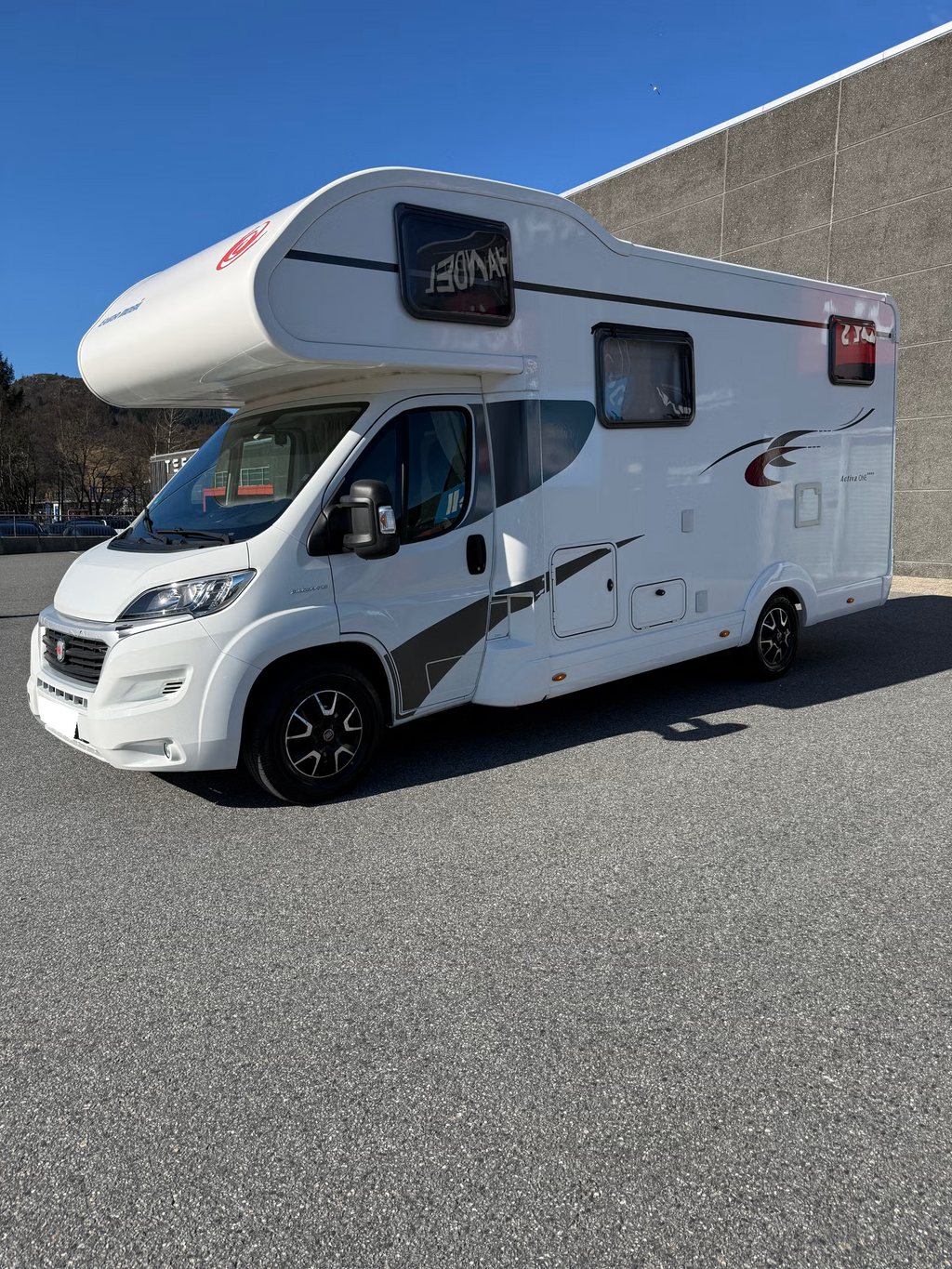 Eura Mobil Activa One 690 HB – Camping-car familial 6 places – 2015
