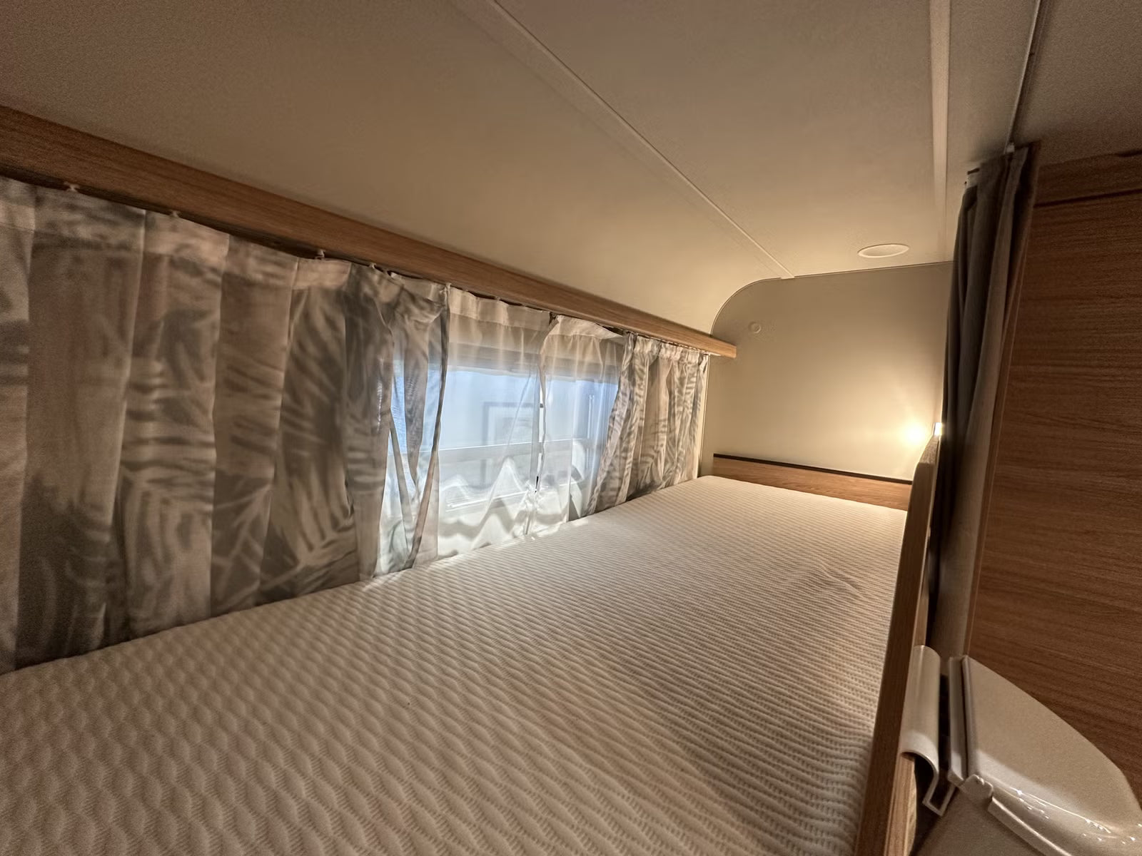 Weinsberg CaraOne 500 FDK - 7 plazas para dormir - 2022