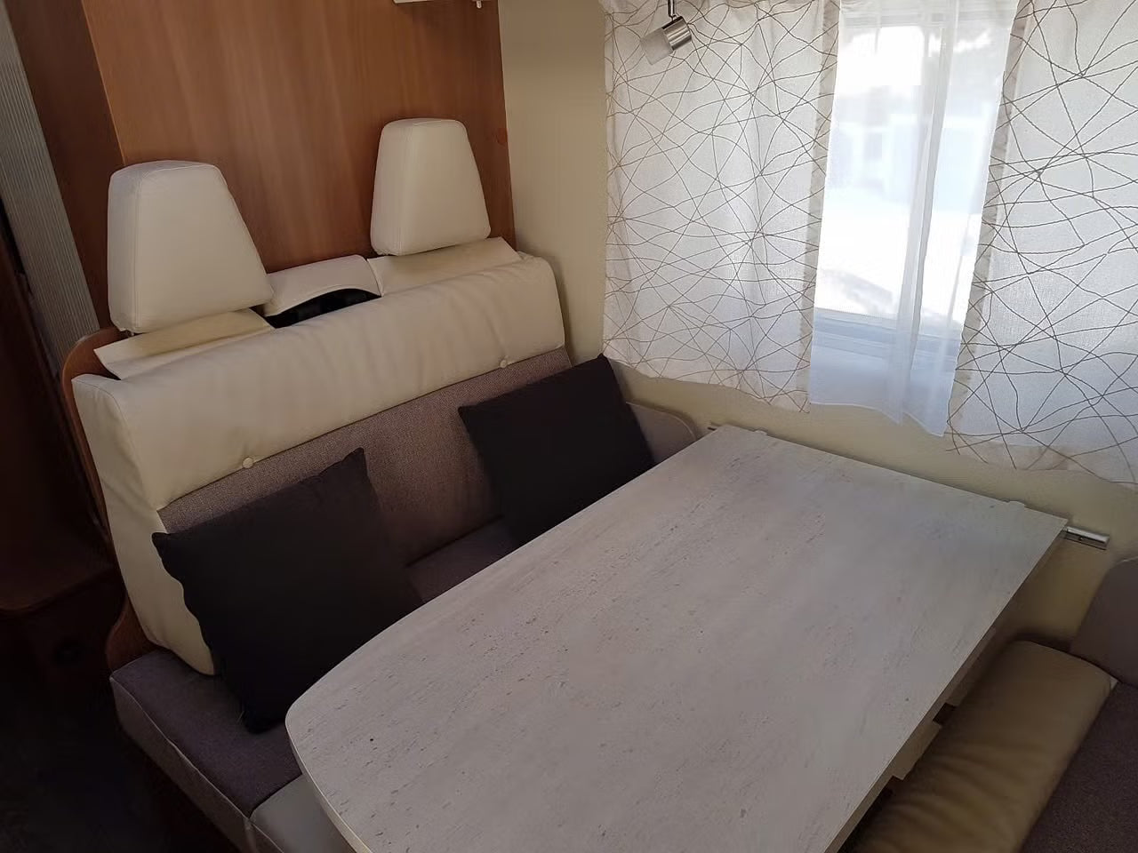 Eura Mobil Activa One 690 HB – Camping-car familial 6 places – 2015