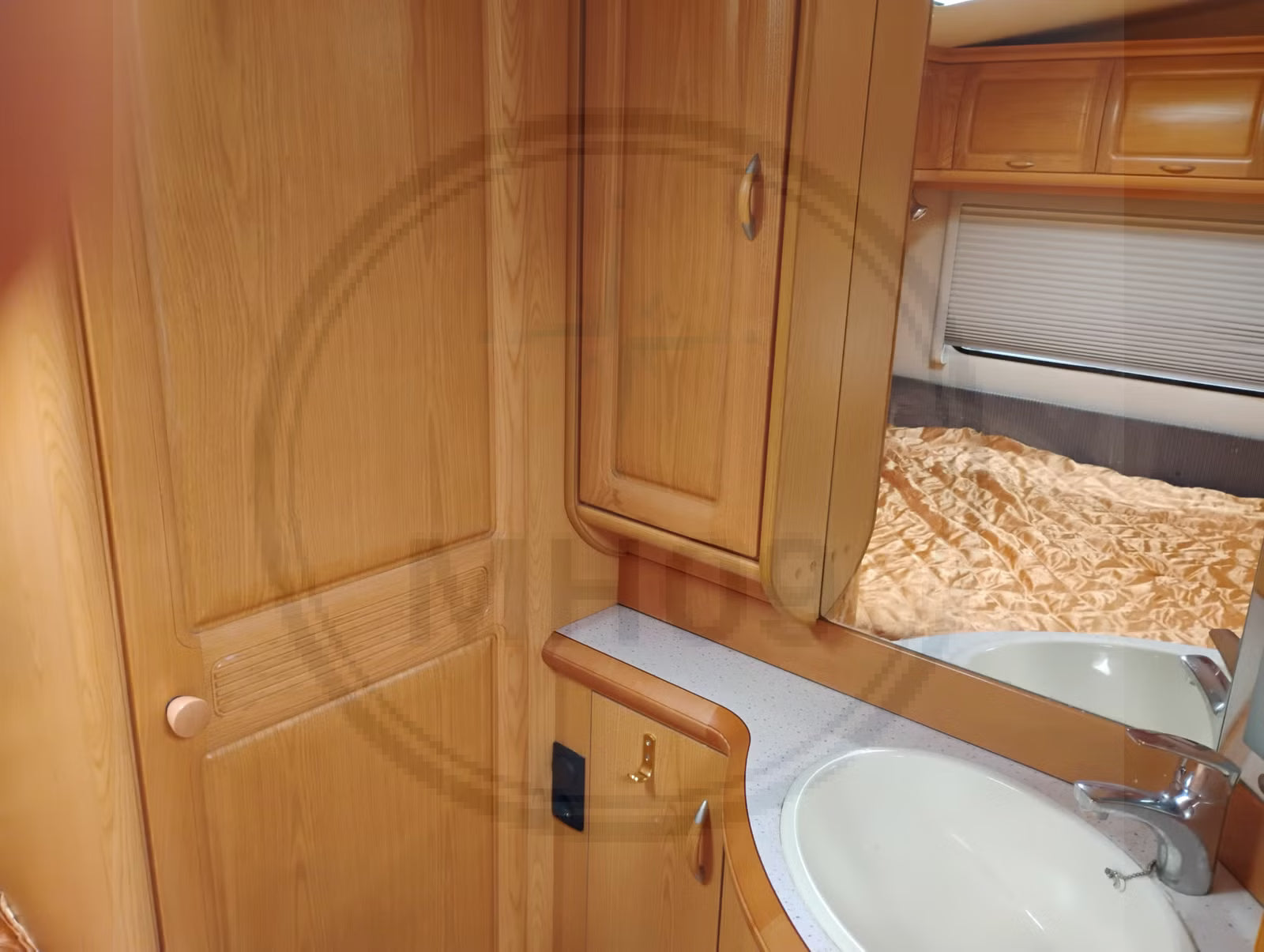 Hobby 560 avec auvent - 4 couchages - 2005
