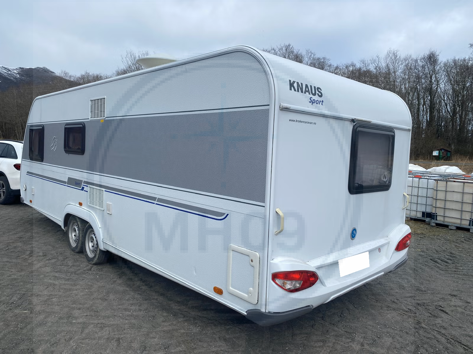 Knaus 650 UDF Sport - 6 plazas para dormir - 2011
