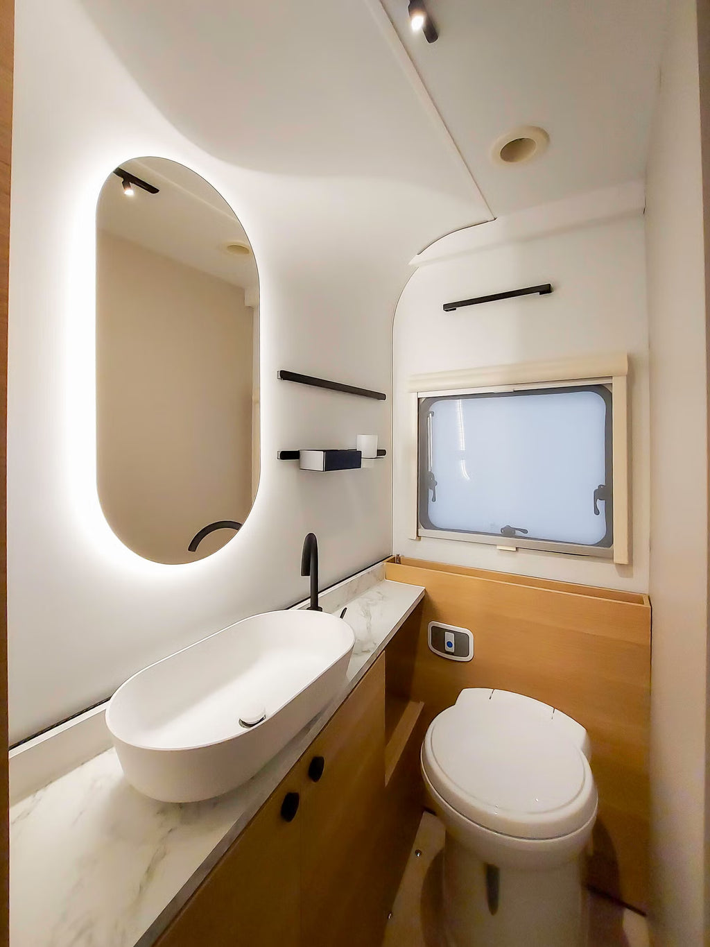 Adria Adora 613 UT - 4 couchages - 2026