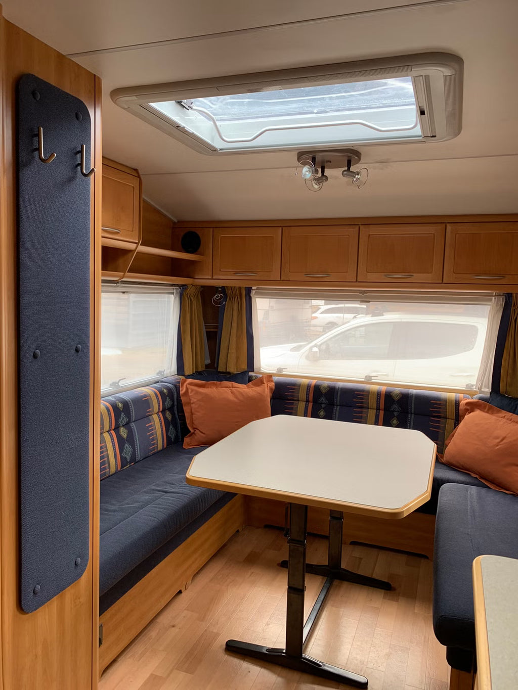 Knaus Azur Royale - 7 plazas - 2003