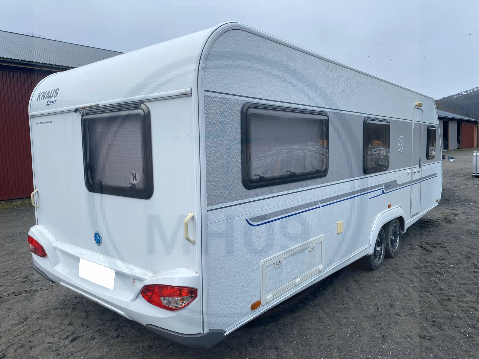 Knaus 650 UDF Sport - 6 plazas para dormir - 2011