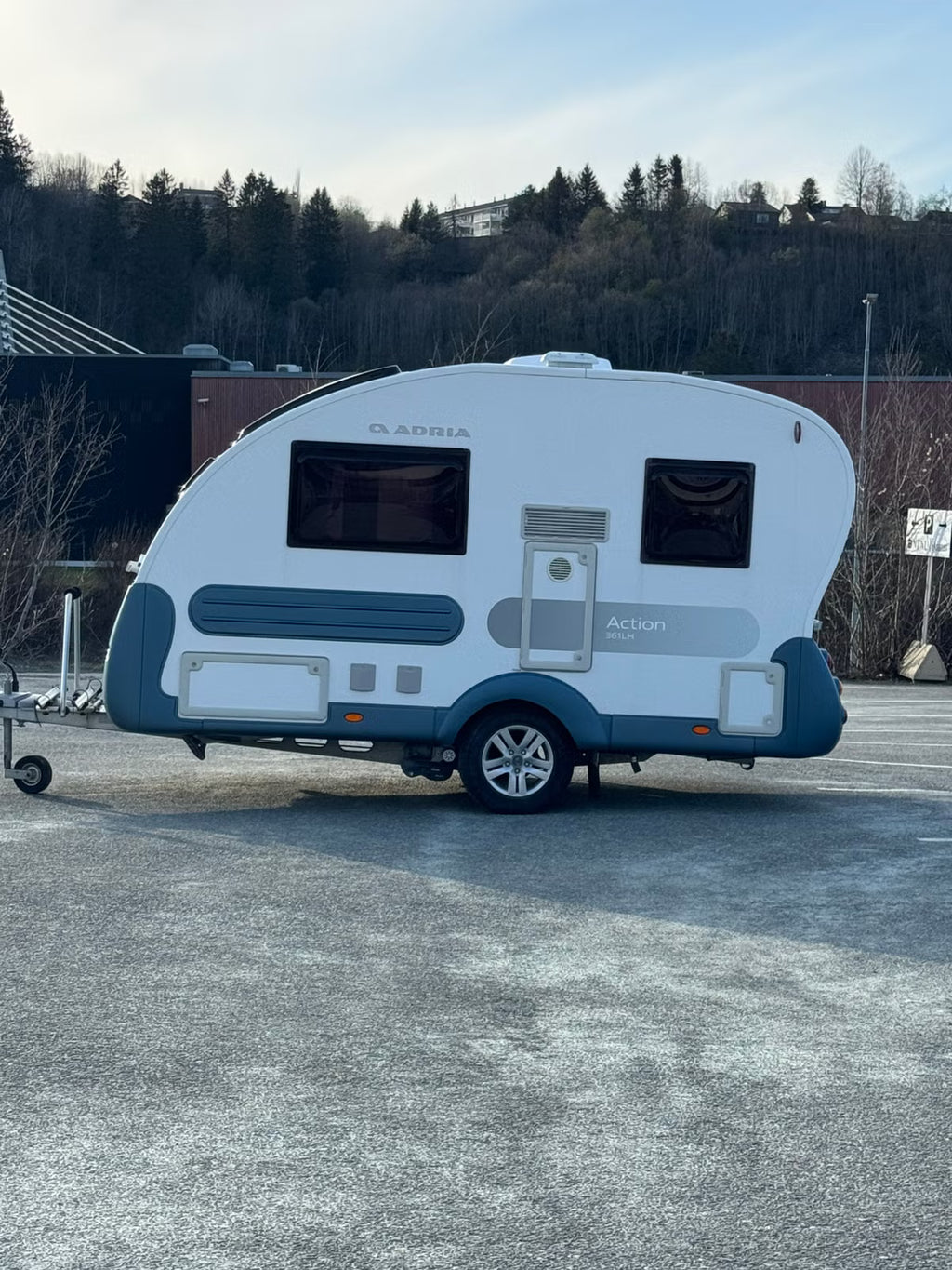 Adria Action 361 LH Scandinavian Edition - 3 plazas - 2019