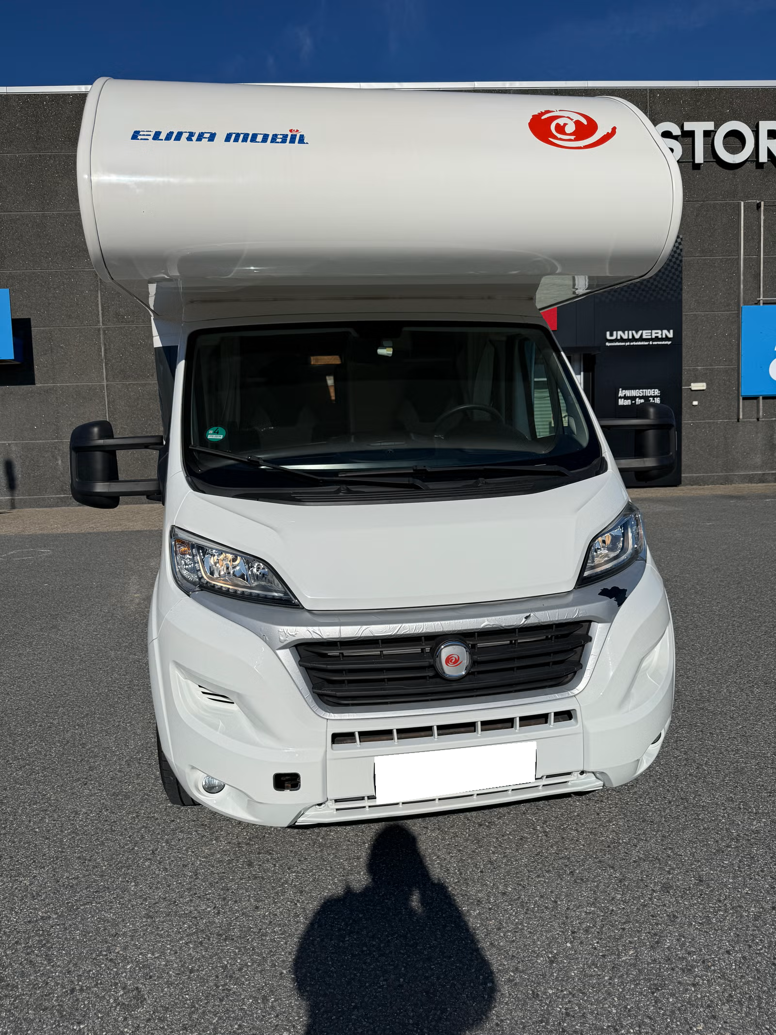Eura Mobil Activa One 690 HB – Camping-car familial 6 places – 2015