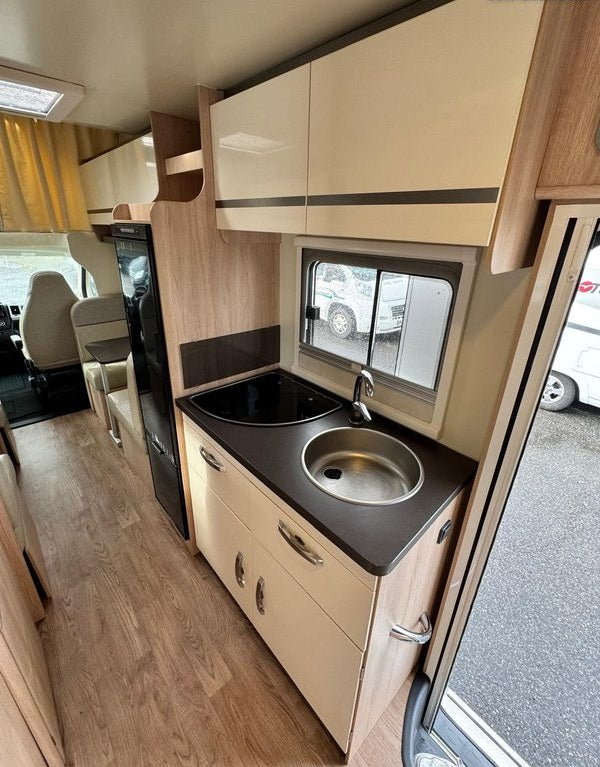 Camping-Car Capucine GIOTTILINE Siena 435 - 7 couchages / 7 places route