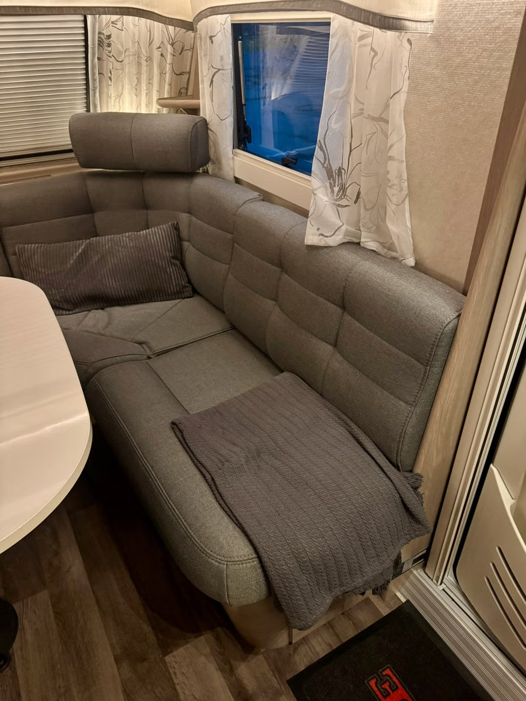 KABE Royal 600 CXL KS - 4 couchages - 2023