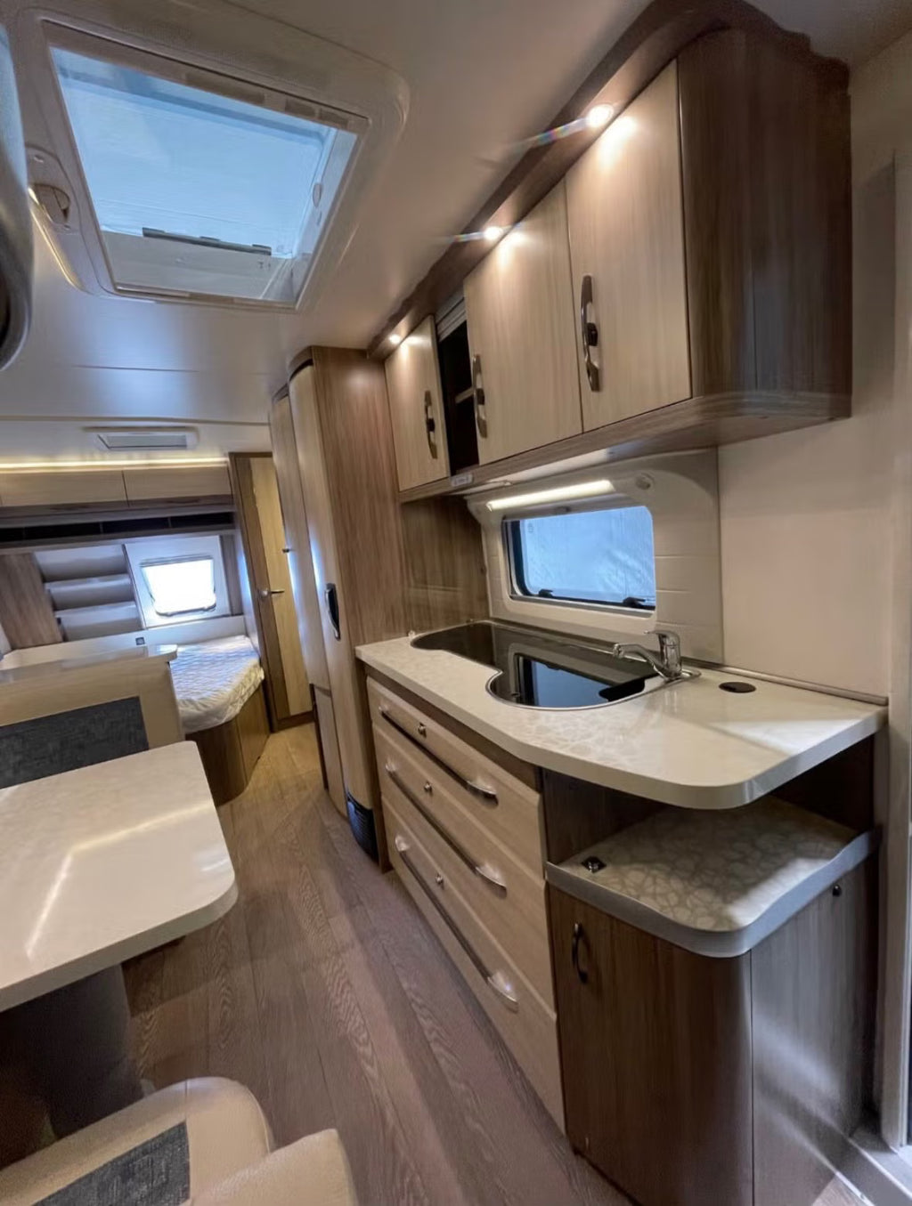 Hobby 650 KMFE Deluxe - 7 couchages - 2016