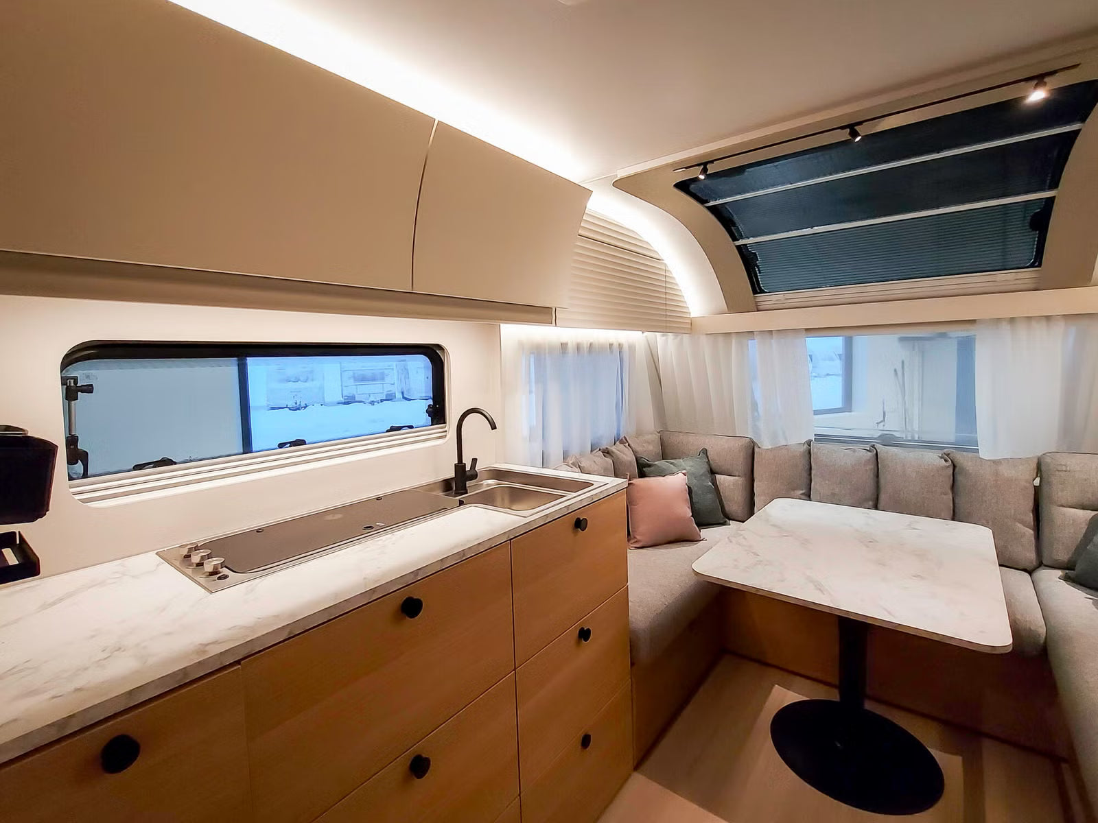 Adria Adora 613 UT - 4 couchages - 2026