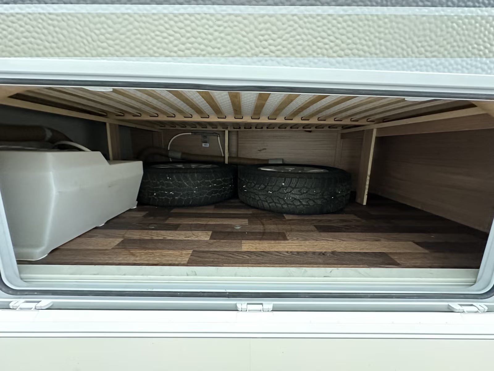 Weinsberg CaraOne 500 FDK - 7 plazas para dormir - 2022