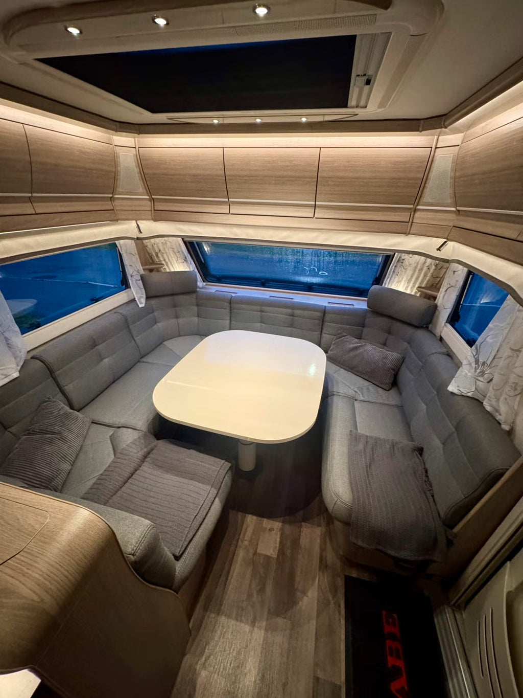 KABE Royal 600 CXL KS - 4 couchages - 2023