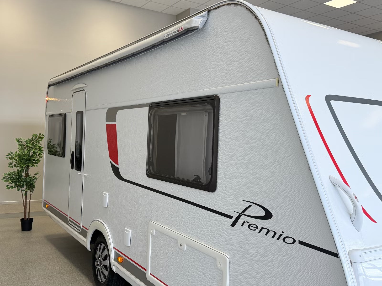Bürstner Premio 460 TS - 4 couchages - 2017