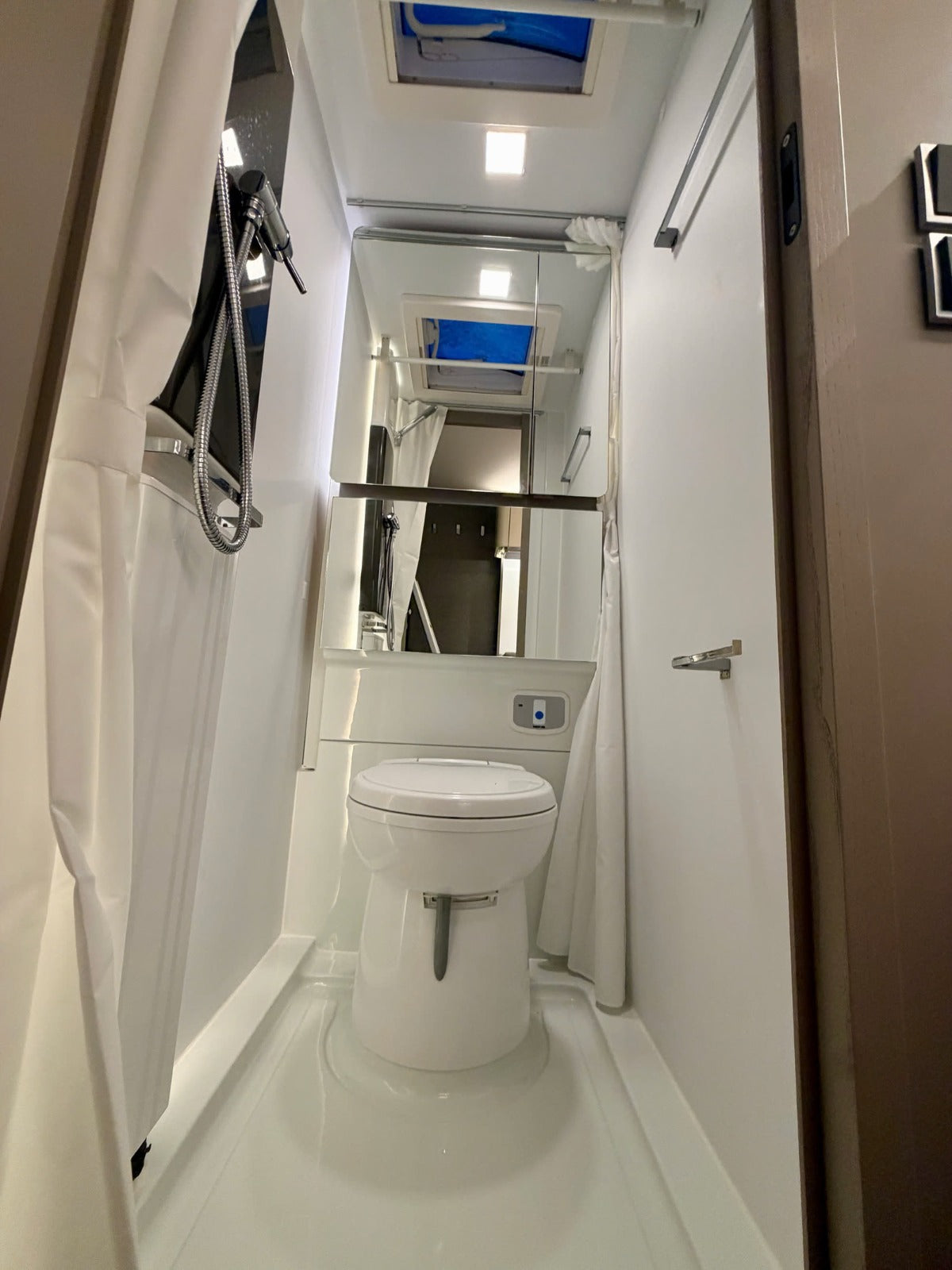 Adria Alpina 753 – 2025 – 7 couchages – Climatisation